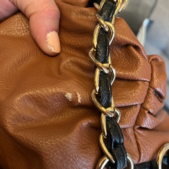 Kensie camel and black cross body bag - Picture 12 of 12